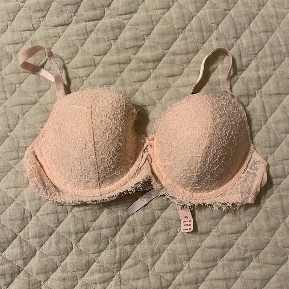 Victoria's Secret Bra in Light Pink